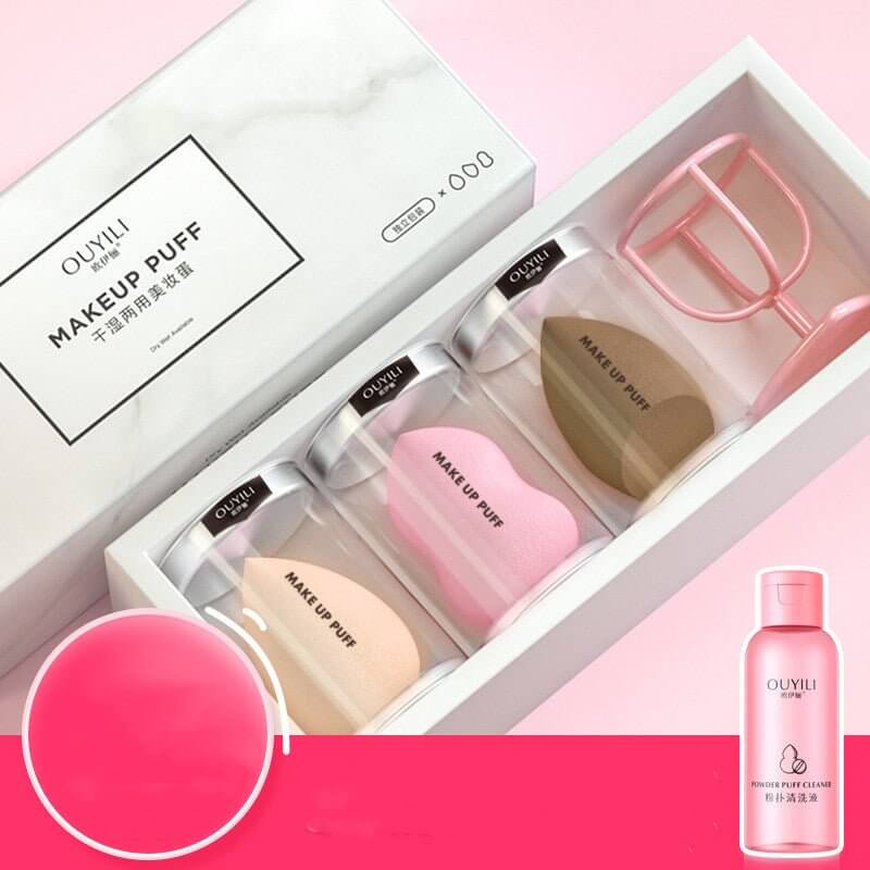Makeup sponge beauty blender set featuring pink and beige sponges with cleaner for an airbrushed finish.
